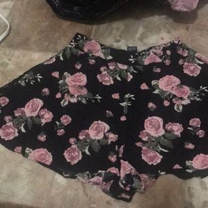 Floral flowy shorts